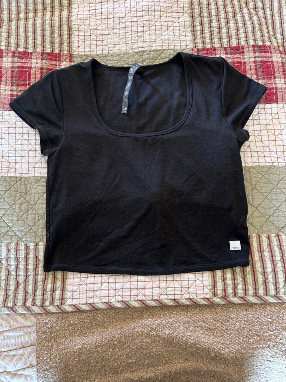 Black Scoop Neck Crop Top - Women